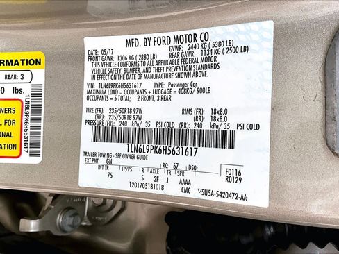 Used 2017 Lincoln Continental Premiere image 34