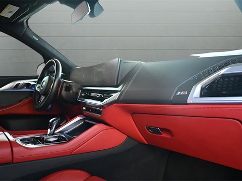 Used 2023 BMW XM image 32