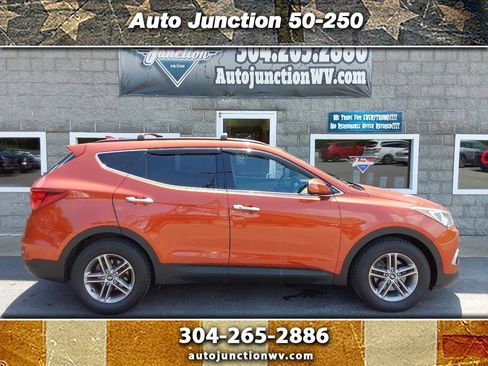 Used 2017 Hyundai Santa Fe Sport FWD image 1