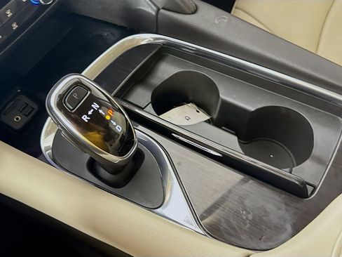 Used 2020 Buick Enclave Essence w/ Sound and Sites Package image 19