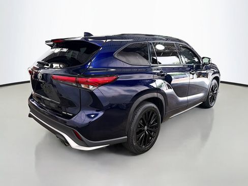 Used 2023 Toyota Highlander XSE AWD/4WD image 9