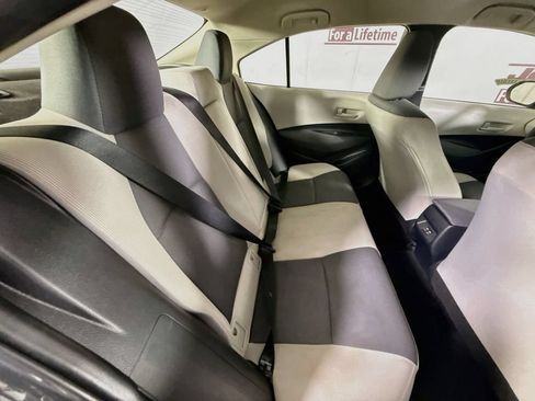 Used 2025 Toyota Corolla LE w/ LE Premium Package FWD image 28