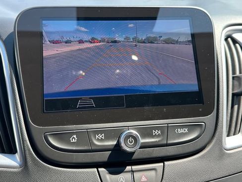 Used 2025 Chevrolet Malibu LT FWD image 21