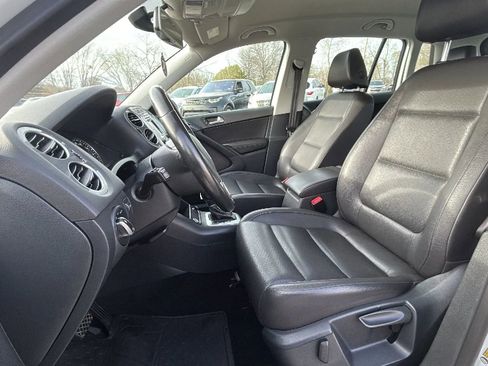 Used 2016 Volkswagen Tiguan SE image 6