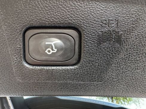 Used 2018 Ford Edge SEL w/ Equipment Group 201A image 12