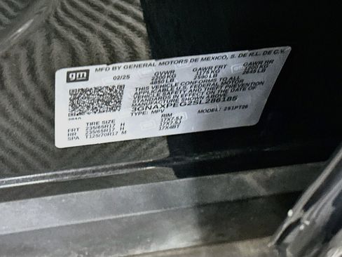 Used 2025 Chevrolet Equinox LT AWD/4WD image 12