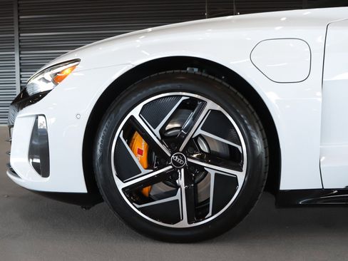 Used 2024 Audi RS e-tron GT image 15