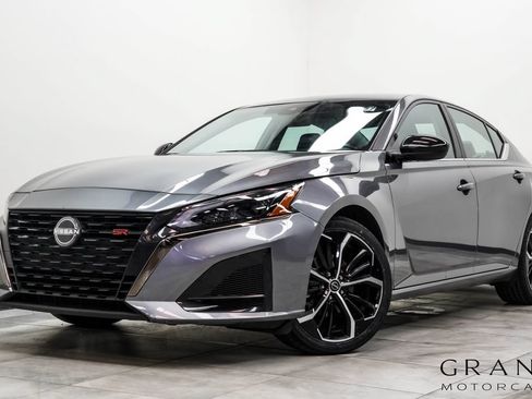 Used 2024 Nissan Altima 2.5 SR FWD image 1