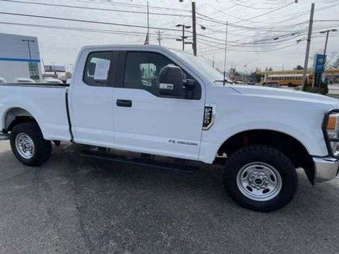 Used 2022 Ford F250 XL w/ Power Equipment Group image 3