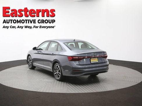 Used 2025 Volkswagen Jetta SE FWD image 63