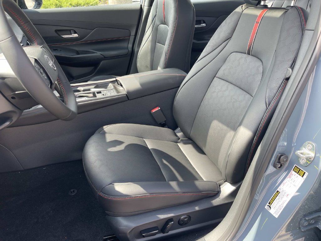 New 2027 Nissan Sentra SR w/ SR Premium Package FWD image 20