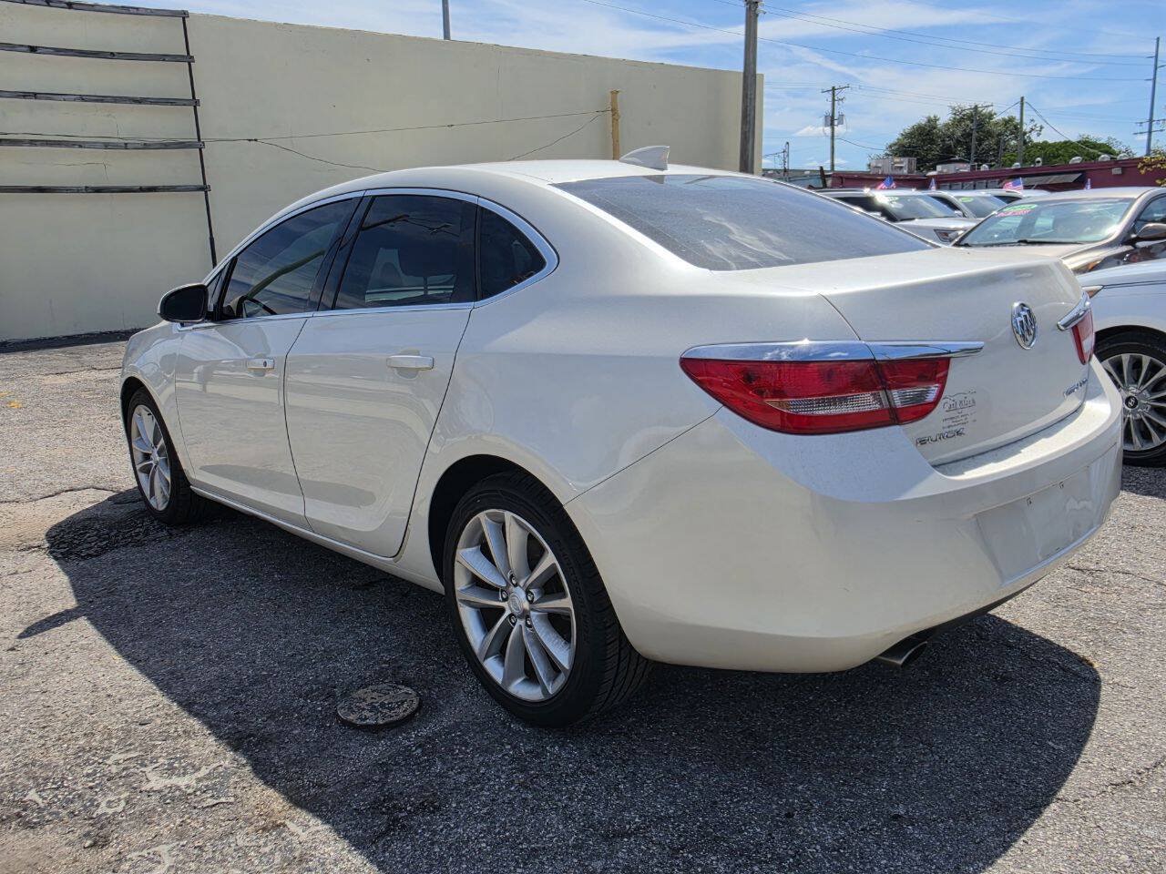 Used 2015 Buick Verano FWD image 4