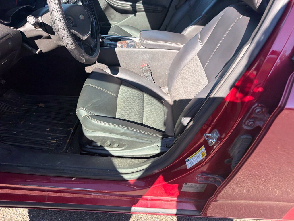 Used 2015 Chevrolet Impala LT FWD image 12