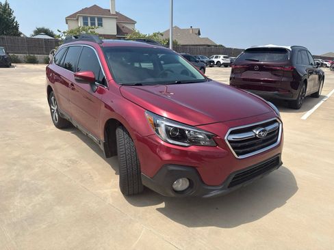 Used 2018 Subaru Outback 2.5i Limited AWD/4WD image 3