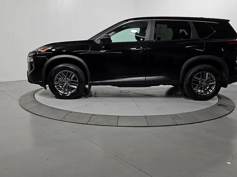 Certified 2025 Nissan Rogue S AWD/4WD image 2