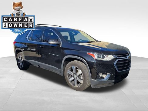 Used 2021 Chevrolet Traverse LT w/ LT Premium Package image 9