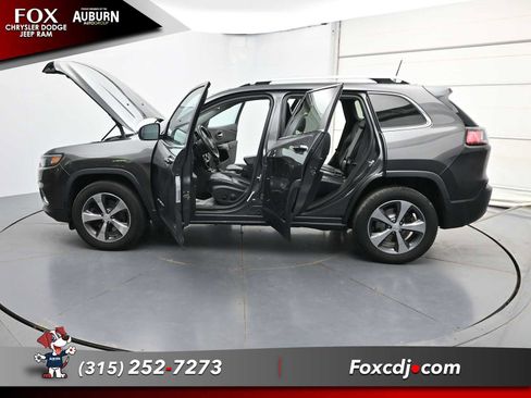 Used 2019 Jeep Cherokee Limited AWD/4WD image 38