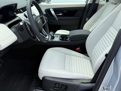 New 2025 Land Rover Discovery Sport S image 12