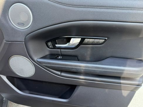 Used 2018 Land Rover Range Rover Evoque Landmark Edition image 8