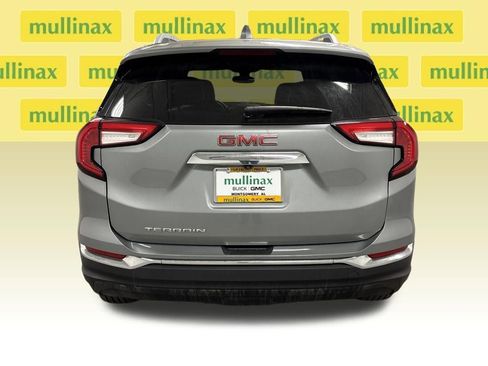 Used 2023 GMC Terrain SLT image 12