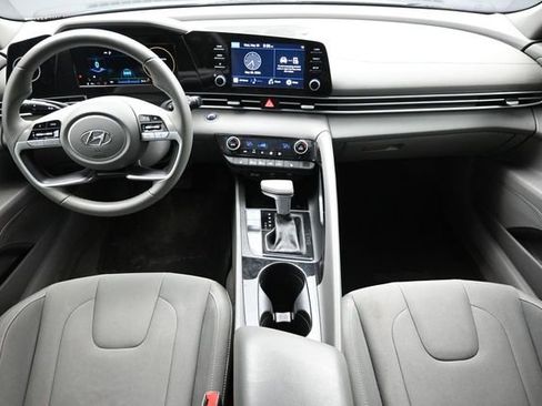 Used 2022 Hyundai Elantra SEL w/ Convenience + Premium Package FWD image 15