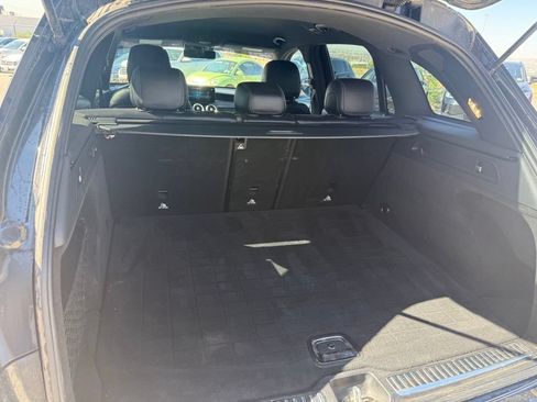 Used 2022 Mercedes-Benz GLC 300 4MATIC image 11
