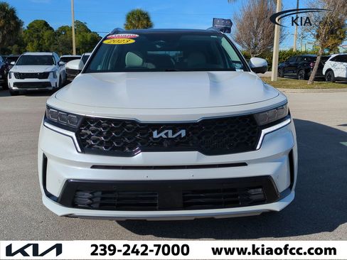 Certified 2023 Kia Sorento SX Prestige w/ Panoramic Sunroof Package image 3