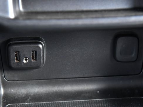 Used 2021 Chevrolet Colorado LT w/ Fleet Safety Package image 24