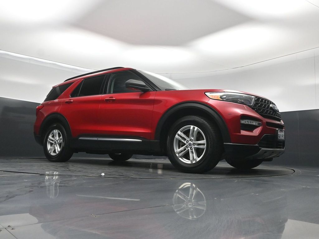 Used 2021 Ford Explorer XLT w/ Equipment Group 202A RWD image 3