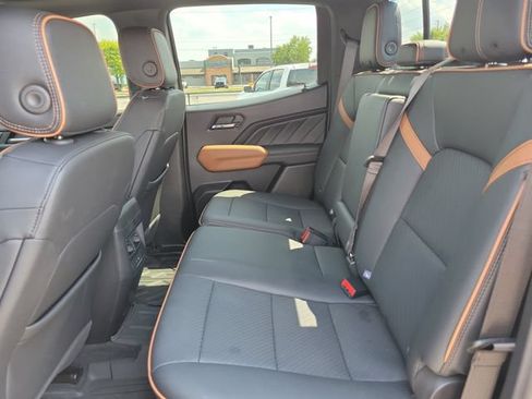 Used 2024 GMC Canyon AT4 w/ AT4 Premium Package AWD/4WD image 11