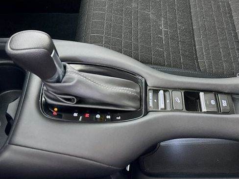 Used 2023 Honda HR-V LX image 16
