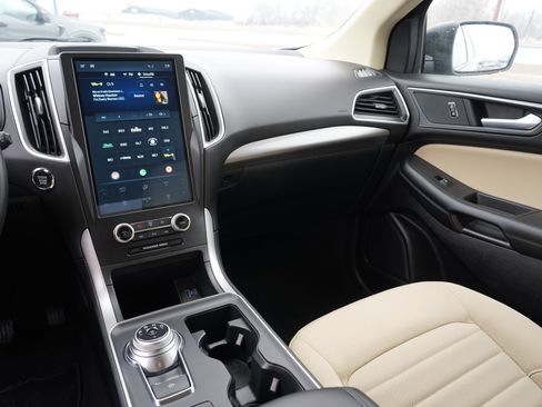 Used 2024 Ford Edge SE image 24