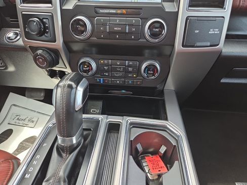 Used 2019 Ford F150 Platinum w/ Equipment Group 701A Luxury AWD/4WD image 32