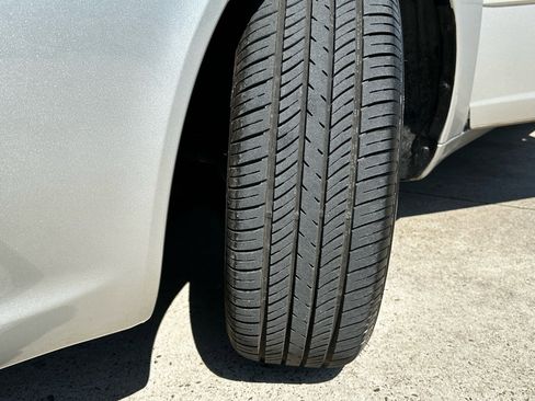 Used 2003 Toyota Avalon XLS image 60