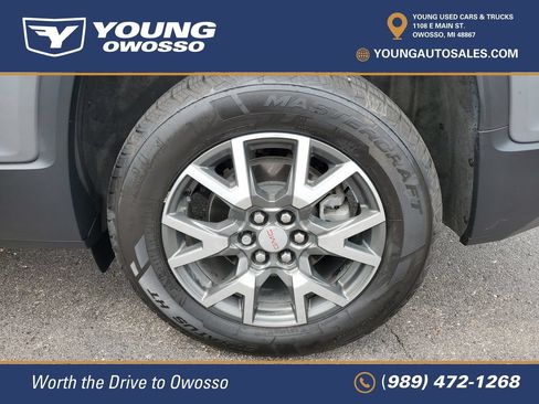 Used 2020 GMC Acadia SLE w/ Driver Convenience Package FWD image 31