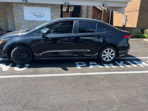 Used 2021 Toyota Corolla LE FWD image 5