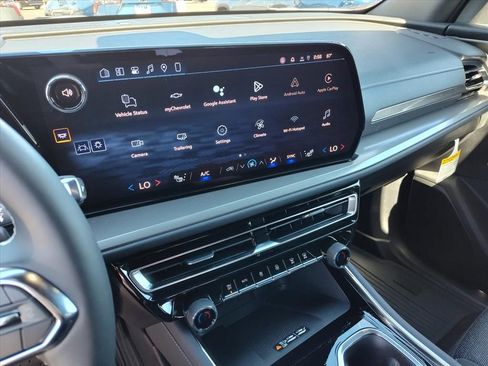 New 2026 Chevrolet Traverse LT w/ LPO, Floor Liner Package FWD image 11