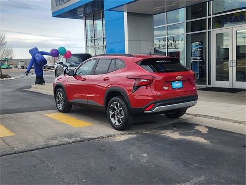 New 2026 Chevrolet Trax LT image 3