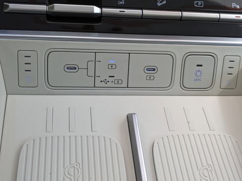 Used 2024 Hyundai Santa Fe Calligraphy image 25