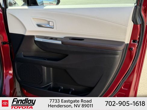 Certified 2023 Toyota Sienna Platinum FWD image 16