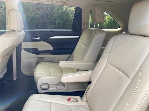 Used 2016 Toyota Highlander XLE image 8
