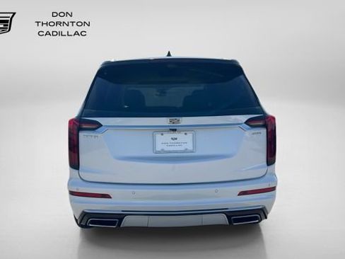 Used 2021 Cadillac XT6 Premium Luxury FWD image 6