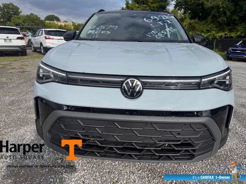 Used 2025 Volkswagen Taos SE AWD/4WD image 8