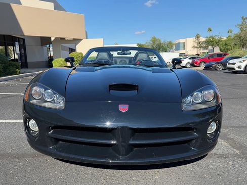 Used 2004 Dodge Viper SRT-10 image 3