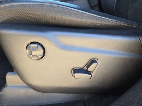 Used 2019 Jeep Grand Cherokee Altitude image 16