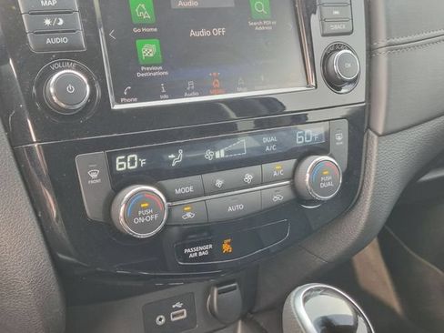 Used 2020 Nissan Rogue SL FWD image 22