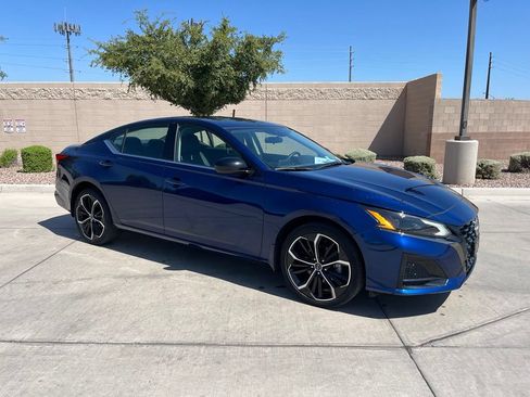 Used 2023 Nissan Altima 2.5 SR AWD/4WD image 5