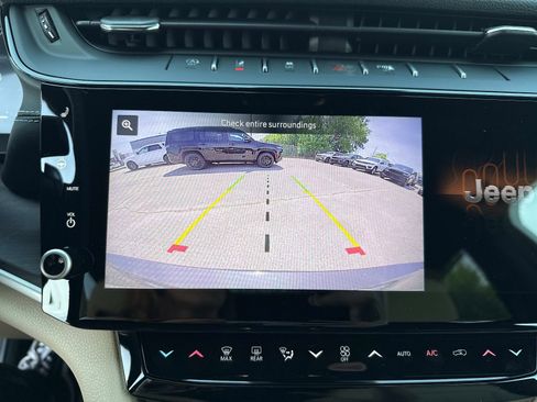 New 2026 Jeep Grand Cherokee L Limited w/ Limited Altitude Package AWD/4WD image 25