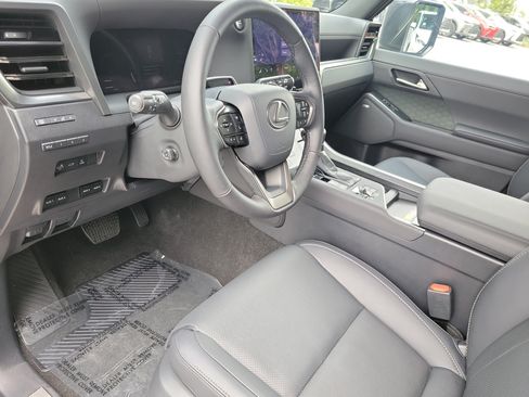 Used 2026 Lexus GX 550 w/ Accessory Package (CT) AWD/4WD image 21