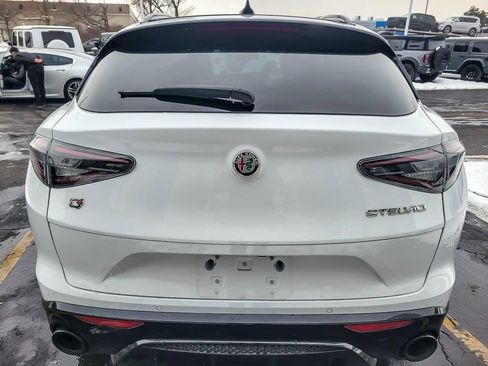 Used 2024 Alfa Romeo Stelvio Veloce image 5